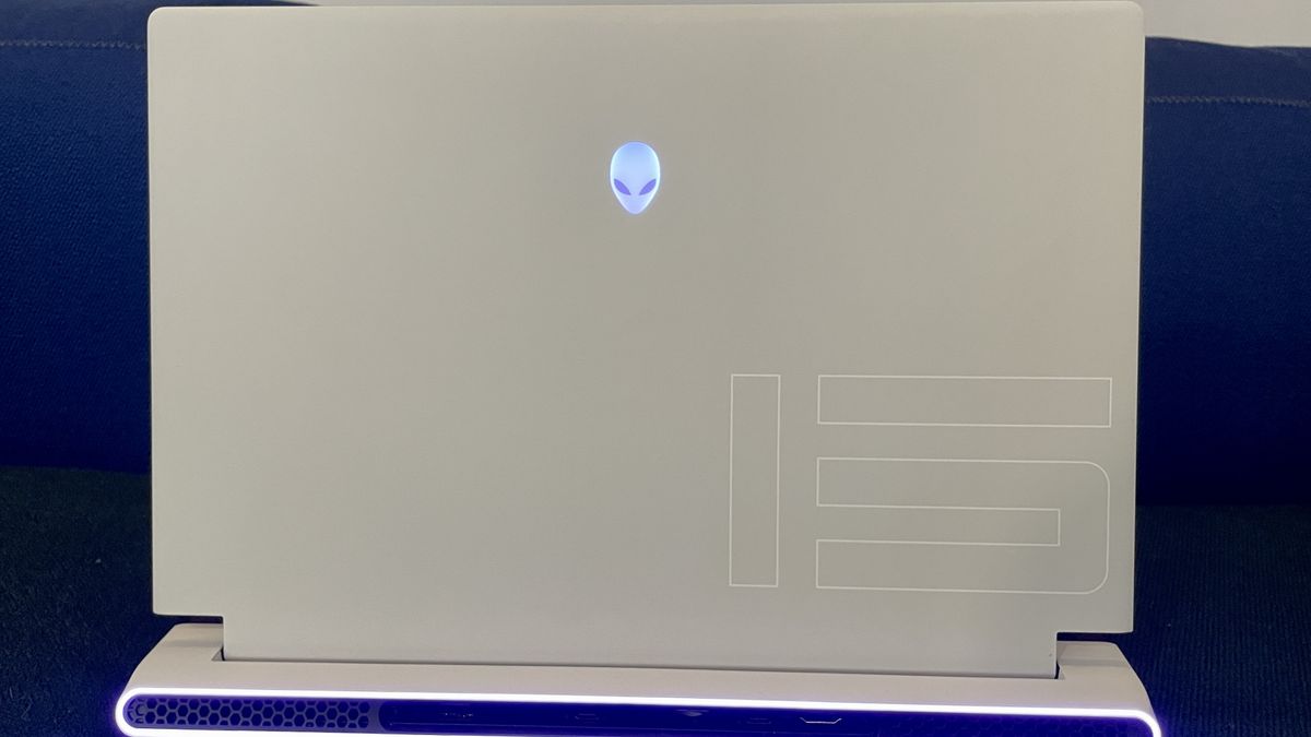 Alienware x15 R2