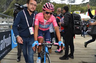 Richard Carapaz gained a few more seconds on his GC rivals at the end of the Giro's stage 17