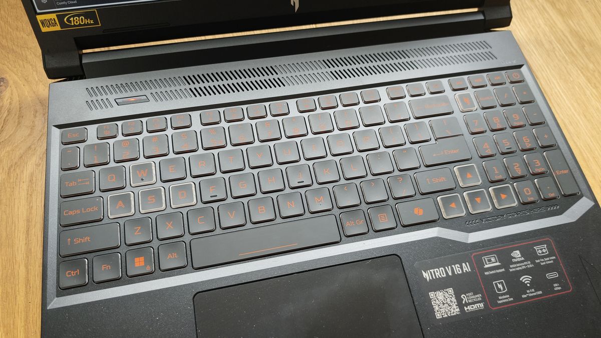Acer Nitro V 16 AI