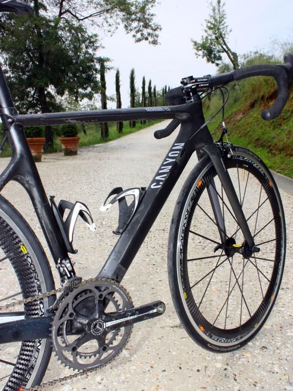 Front triangle torsional rigidity on the Aeroad CF is noticeably softer than the Utimate CF SLX or standard CF, but the bike is also more comfortable.
