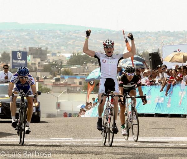 Rabout takes the win ahead of Evan Oliphant (Team Raleigh - GAC) and Alex Cano Ardila (Gobernacion De Antioquia)