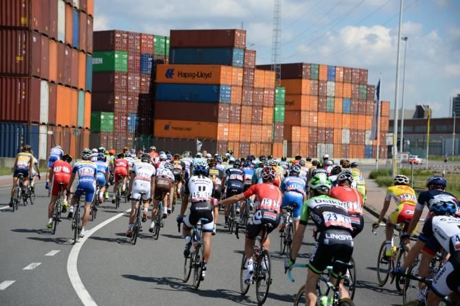 Shipping containers line the parcours