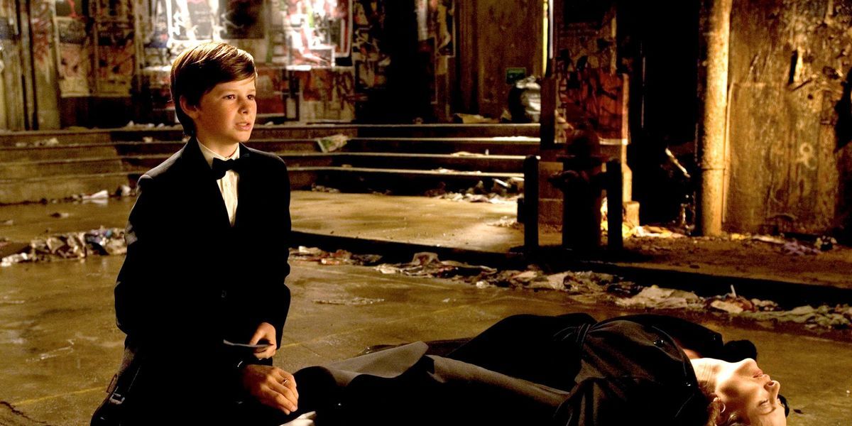 In Zack Snyder's Watchmen Movie, Bruce Wayne's Parents Don't Die And He  Never Becomes Batman | Cinemablend