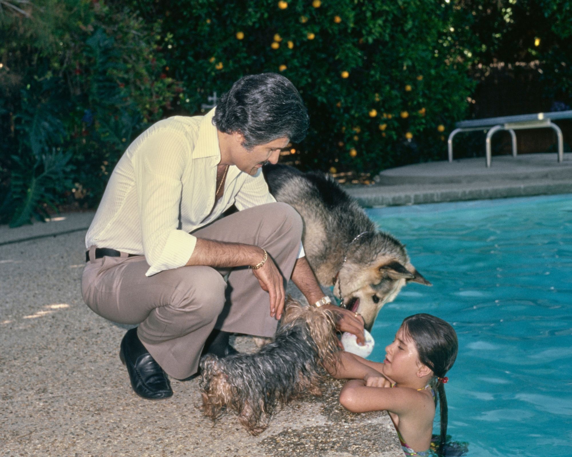 jennifer aniston childhood pool