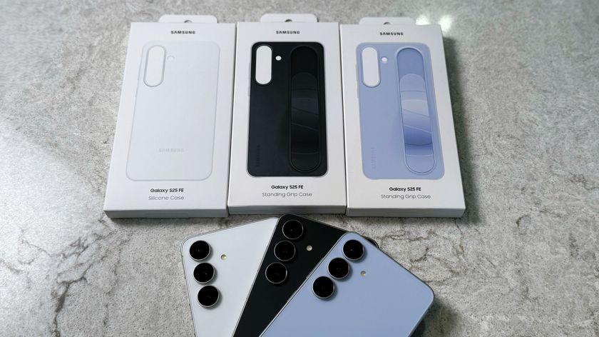 All colors of the Samsung Galaxy S25 FE and its official first-party cases on a light gray marble table.