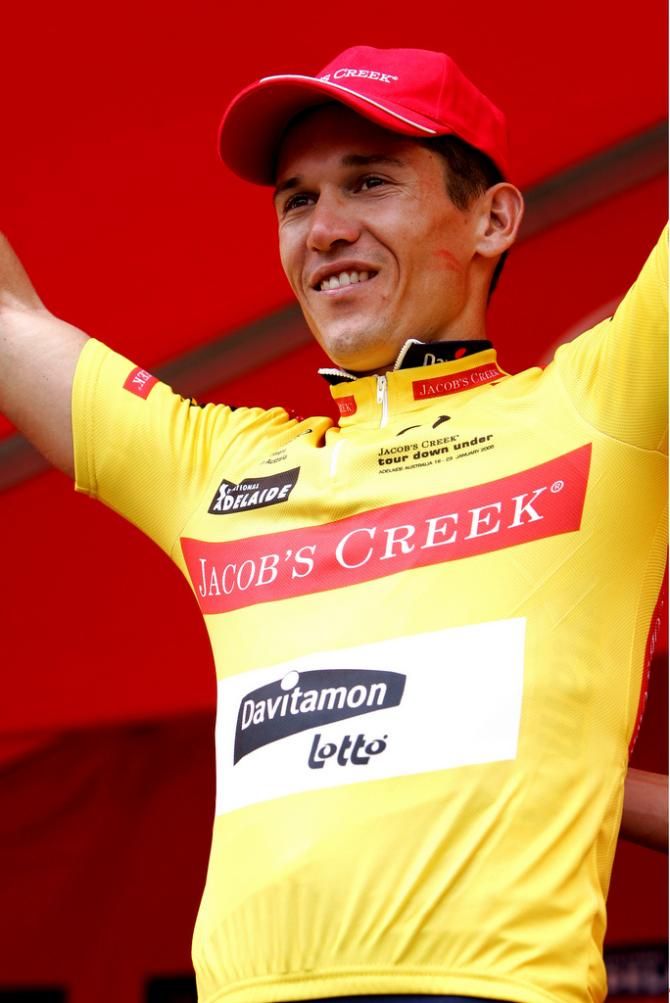 Robbie McEwan in the leader's jersey