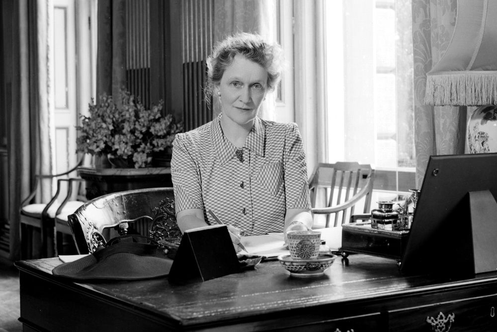 circa 1941:Nancy, Lady Astor MP (1879 - 1964) at her desk atCliveden, her home which has been turned into a hospital for Canadian wounded during WW II.(Photo by Tunbridge/Tunbridge-Sedgwick P