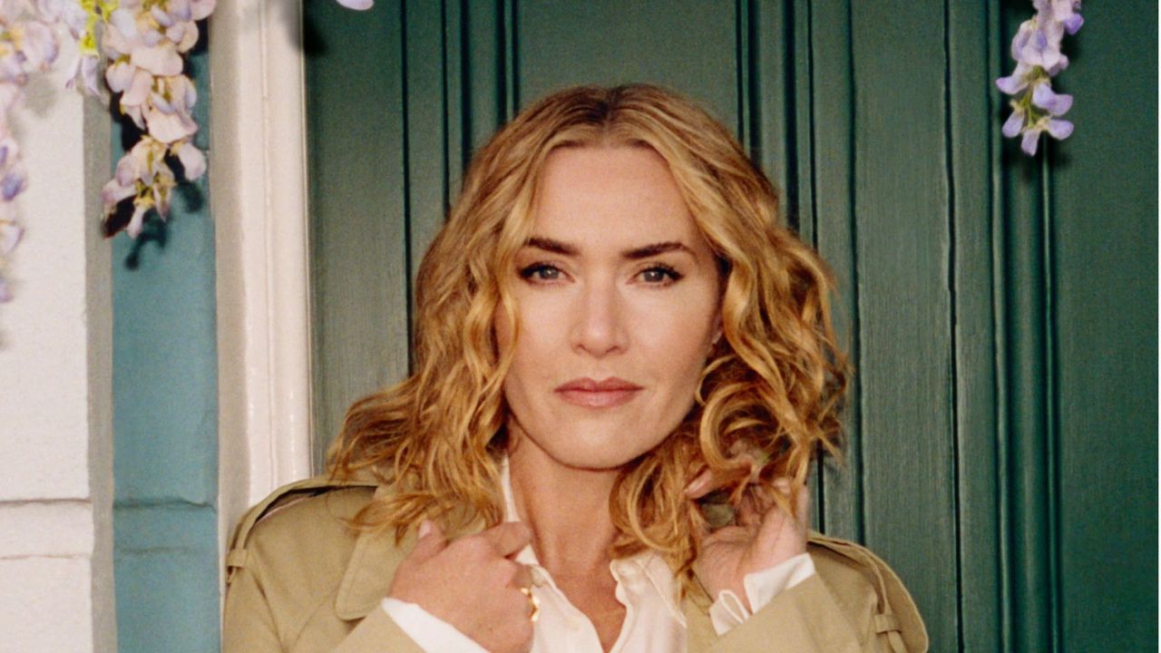 Kate Winslet wearing a Burberry trench coat 