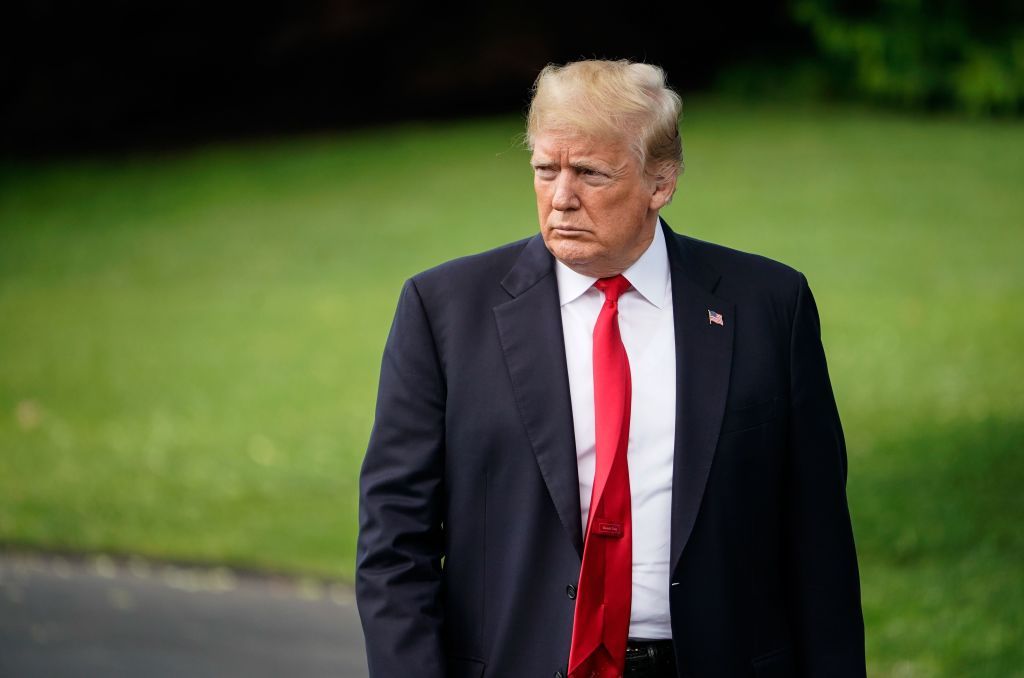 Trump on South Lawn. 