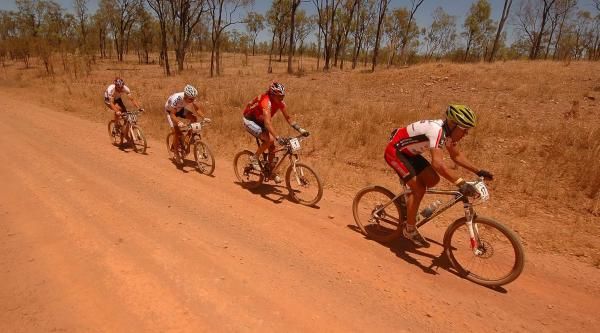 The leaders head for Chillagoe.