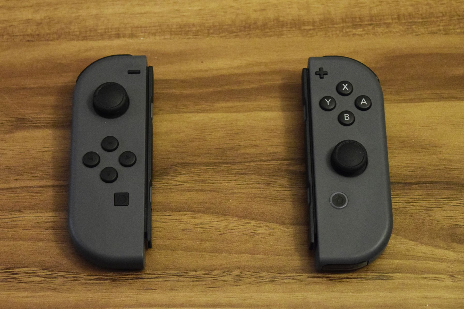 Nintendo switch joy. Nintendo Switch Joy-con. Накладка r на Joy con. Сломанный Joy con. Поддержка Нинтендо\\.