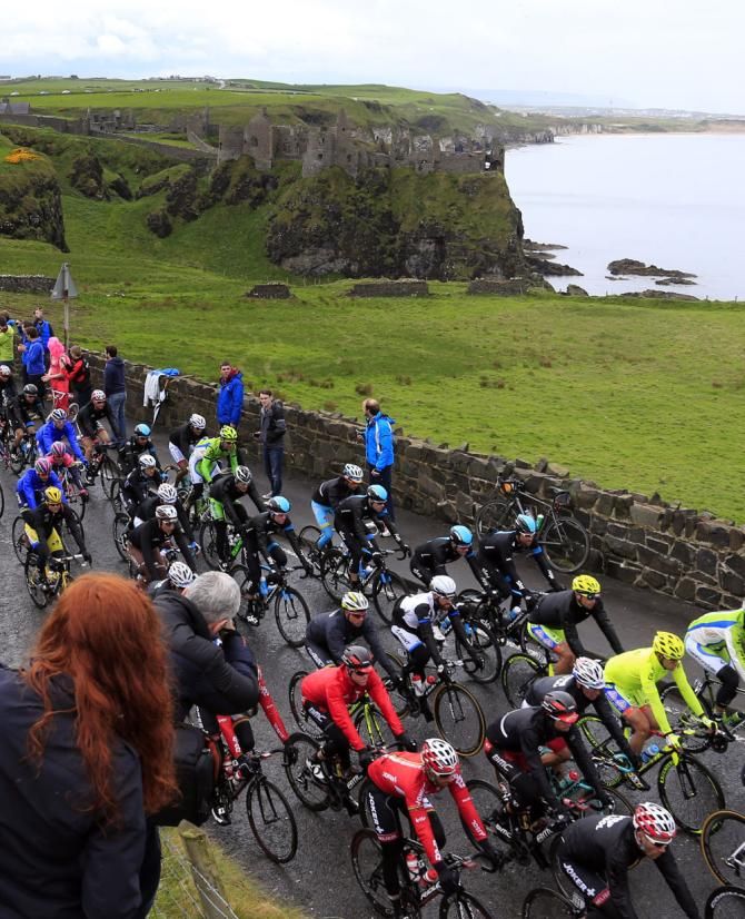The peloton were forced to contend with wet conditions