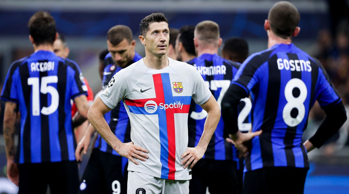 Barcelona striker Robert Lewandowski looks on during the UEFA Champions League match between Inter Milan and Barcelona on 4 October, 2022 at the San Siro, Milan, Italy