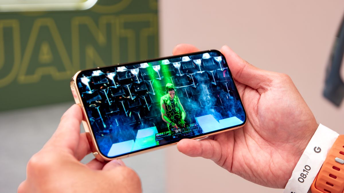 Google Pixel 11 Pro XL hands-on.