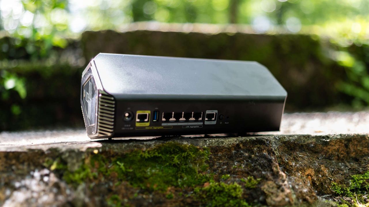 Netgear Nighthawk RS700S router