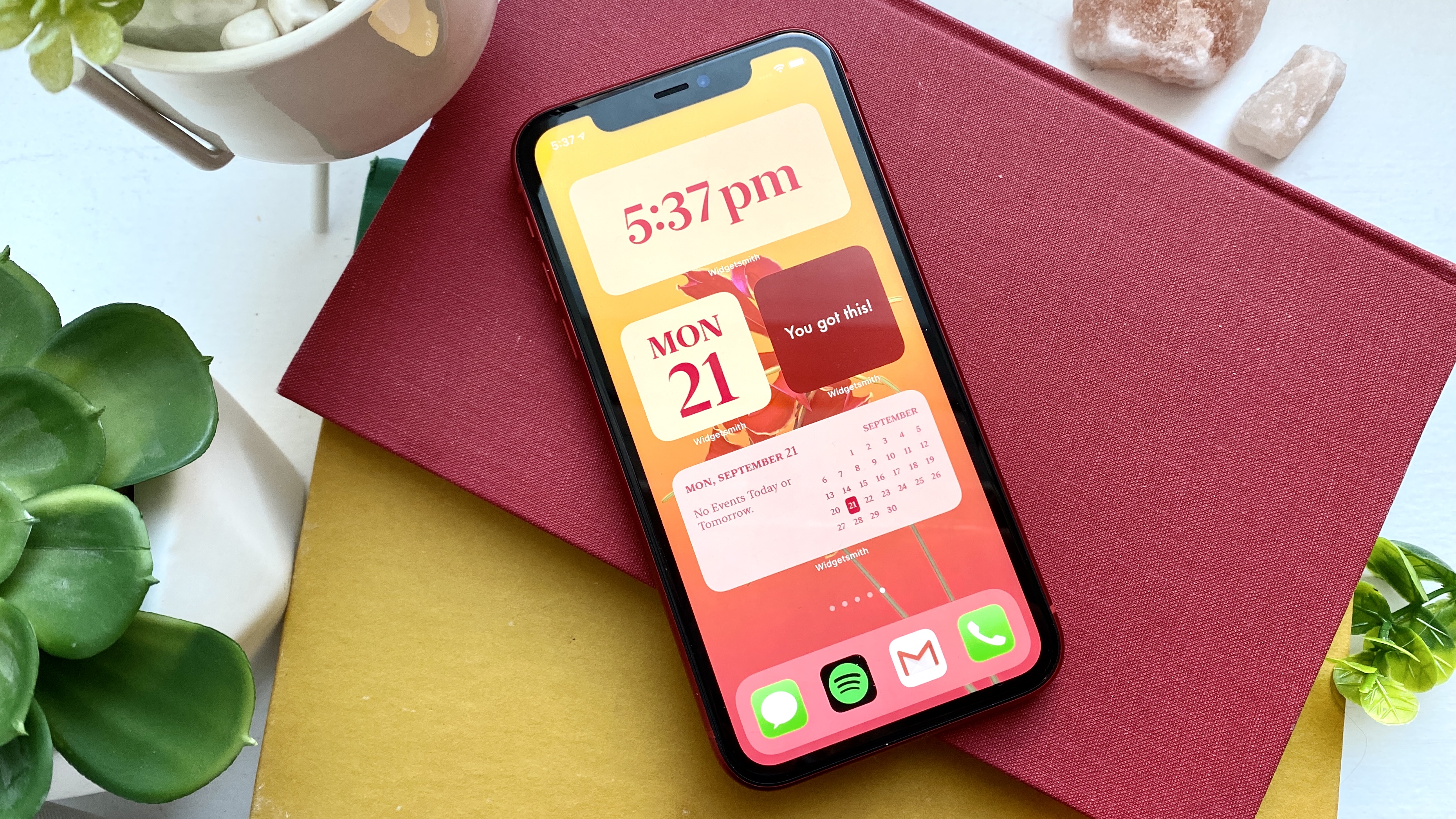 How to make custom iPhone widgets and app icons with iOS 12