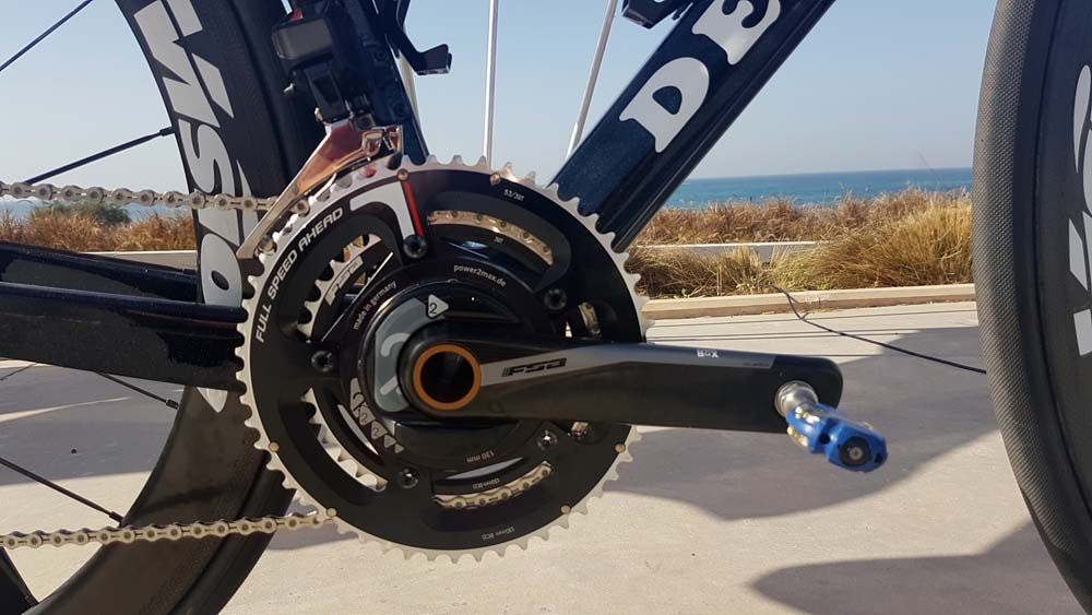 The bike is equipped with a FSA Powerbox Carbon crankset, which integrates a Power2Max power meter