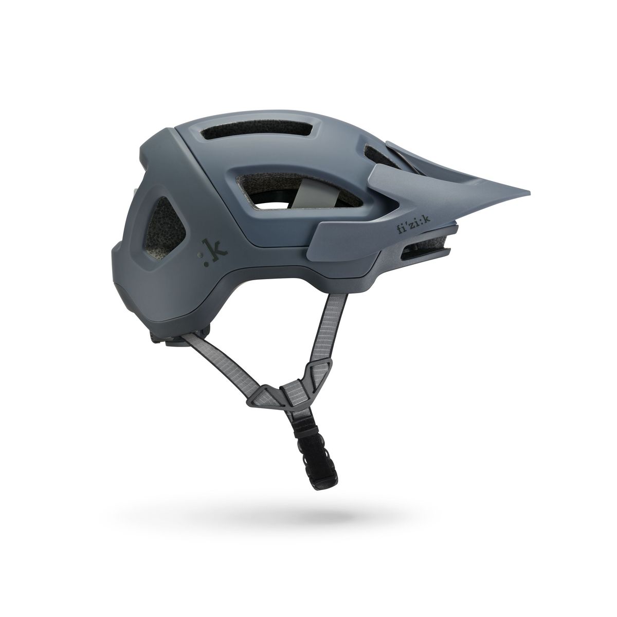 A Fizik Kassis Aero road helmet