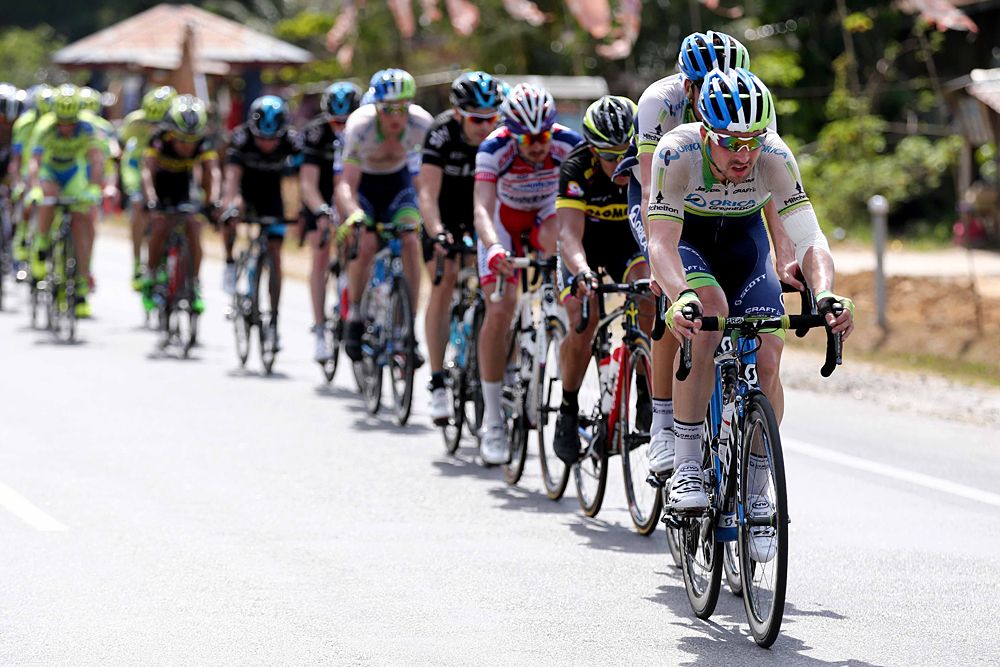 Orica-GreenEdge leads the field in stage 3