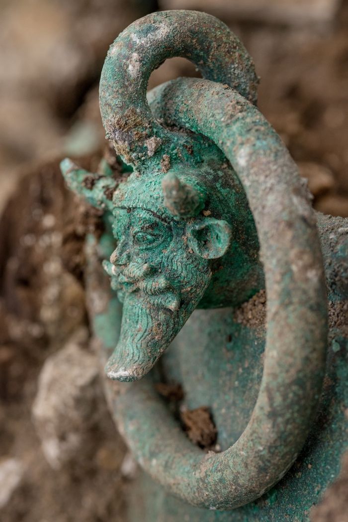 Ancient Celtic Prince's Grave and Chariot Unearthed Live Science