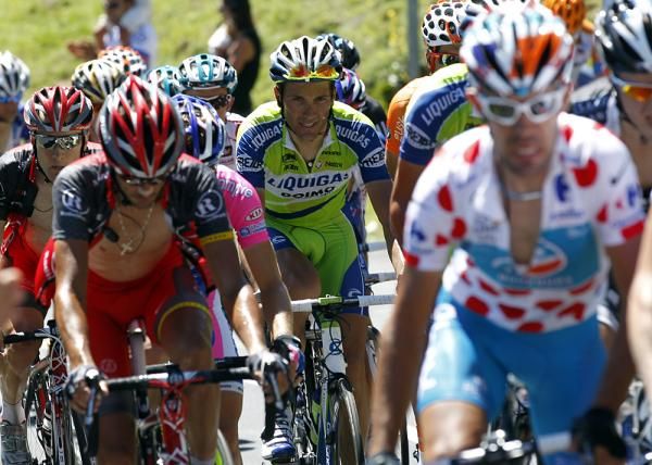 The pain becomes evident on the faces of the riders on the Port de Pailh&egrave;res