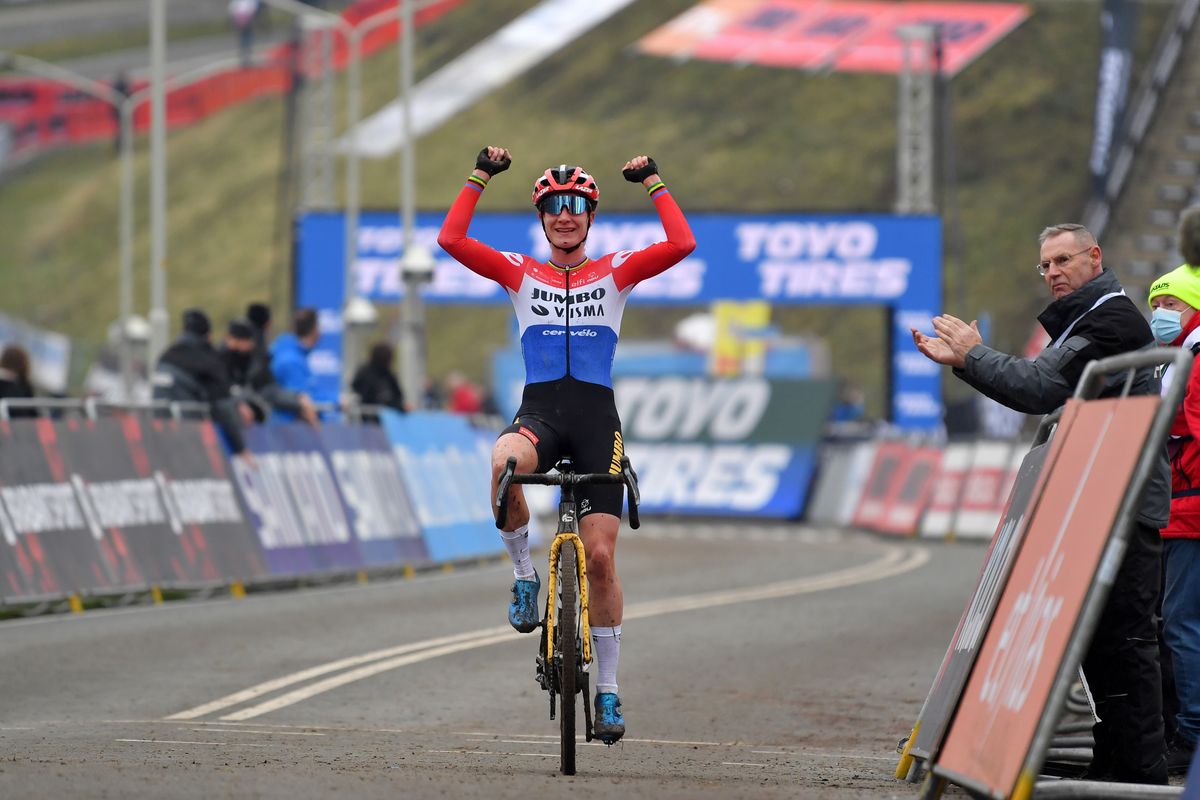 Marianne Vos was an emphatic winner after her show of force on the final lap
