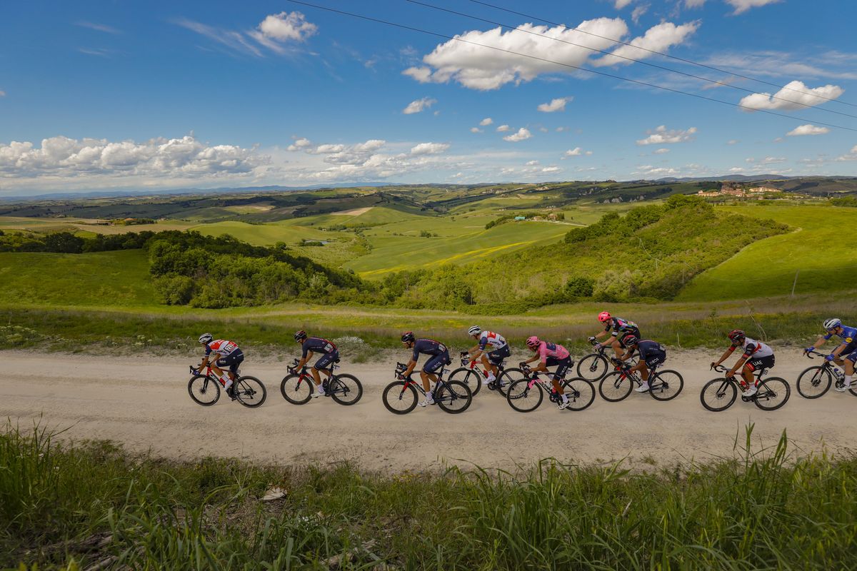 Giro d'Italia 2021 - 104th Edition - 11th stage Perugia - Montalcino 162 km - 19/05/2021 - Scenery - Sterrato - Egan Bernal (COL - Ineos Grenadiers) - photo Ilario Biondi/BettiniPhoto&Acirc;&copy;2021