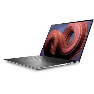 Dell XPS 17 9730 med åben skærm og visning af skrivebordsbaggrund