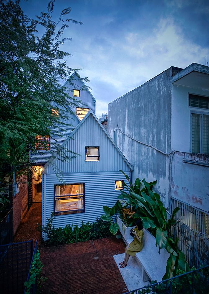 Ngôi nhà đô thị Tad.atelier về đêm