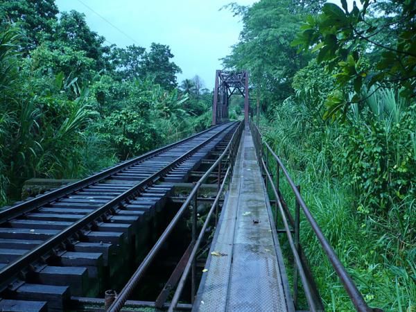 Some bridges had pedestrian friendly lines