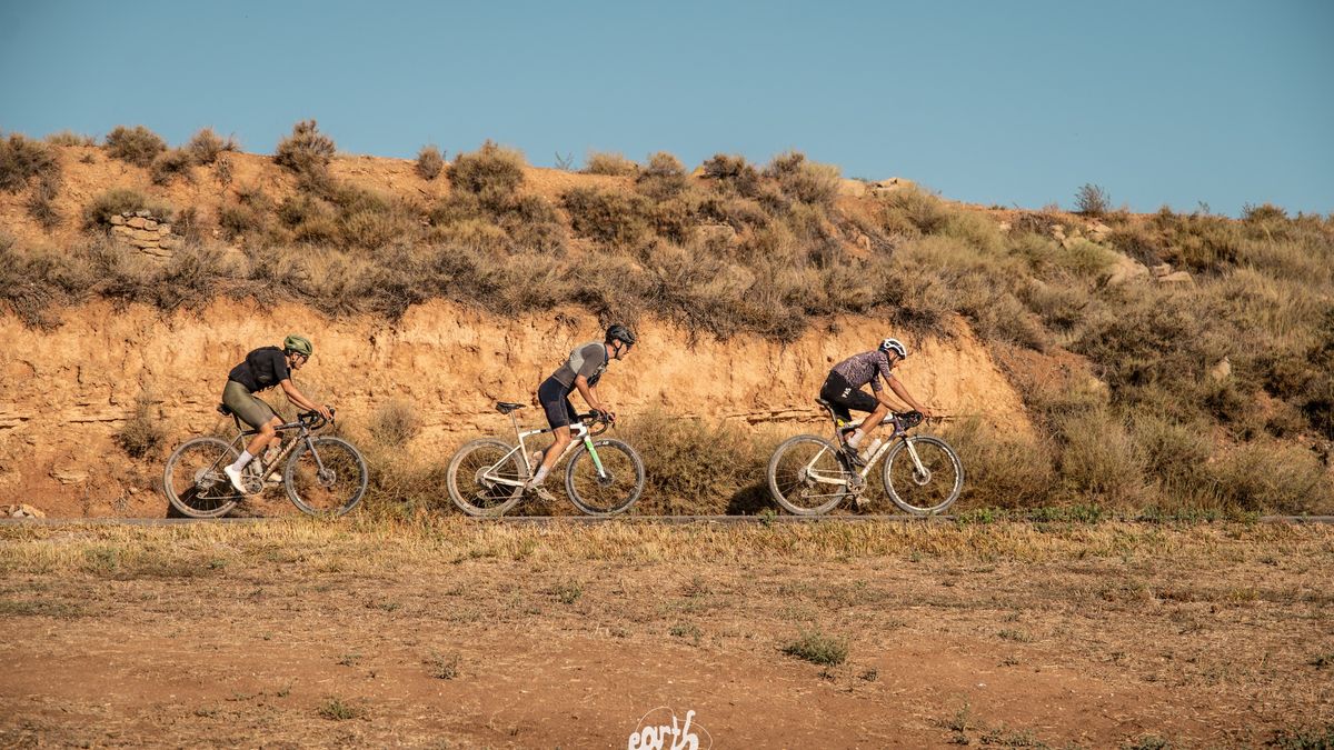 Earth Final gravel racing 