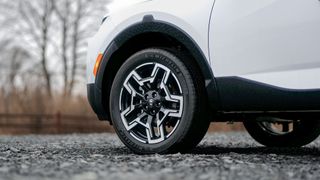 2025 Hyundai Santa Cruz Limited wheels.