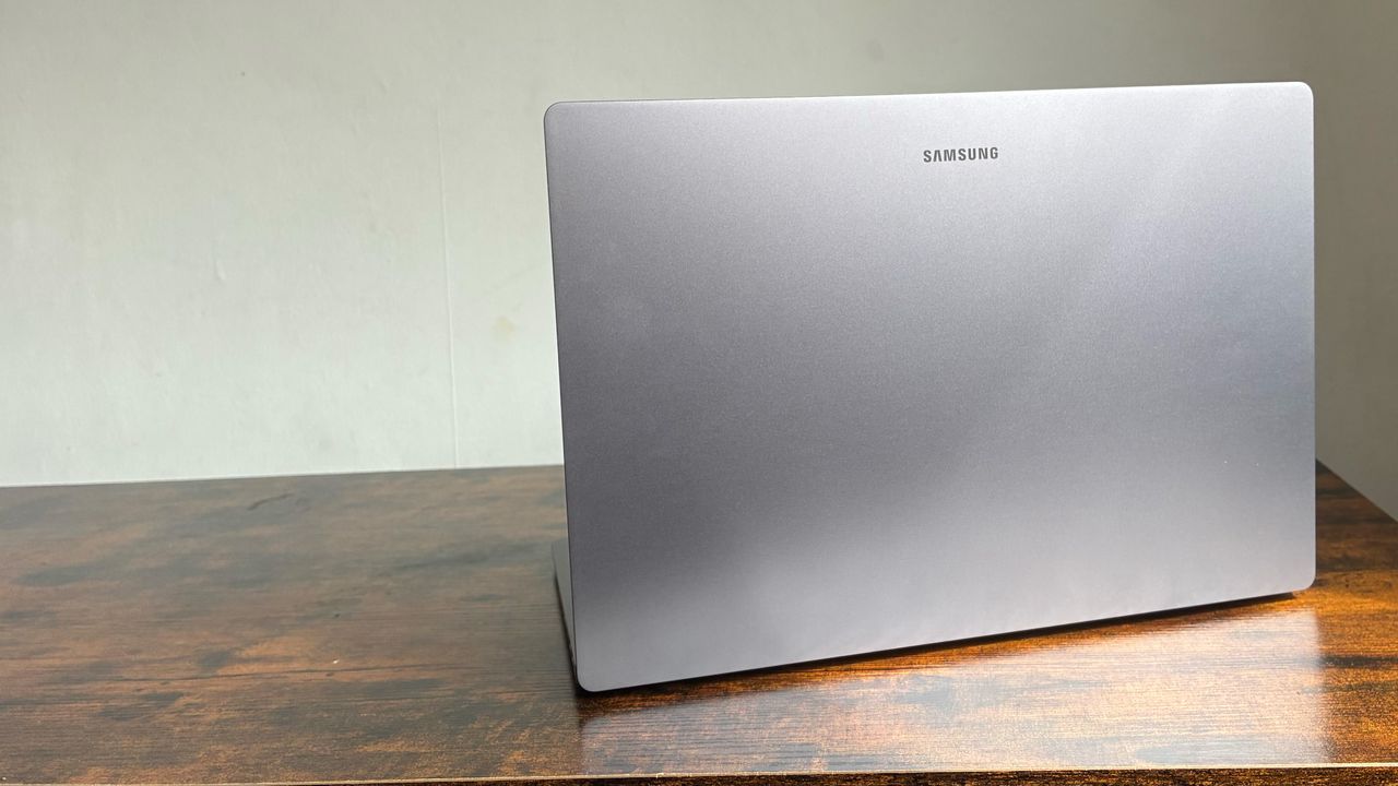 The Samsung Galaxy Book6 on a desk