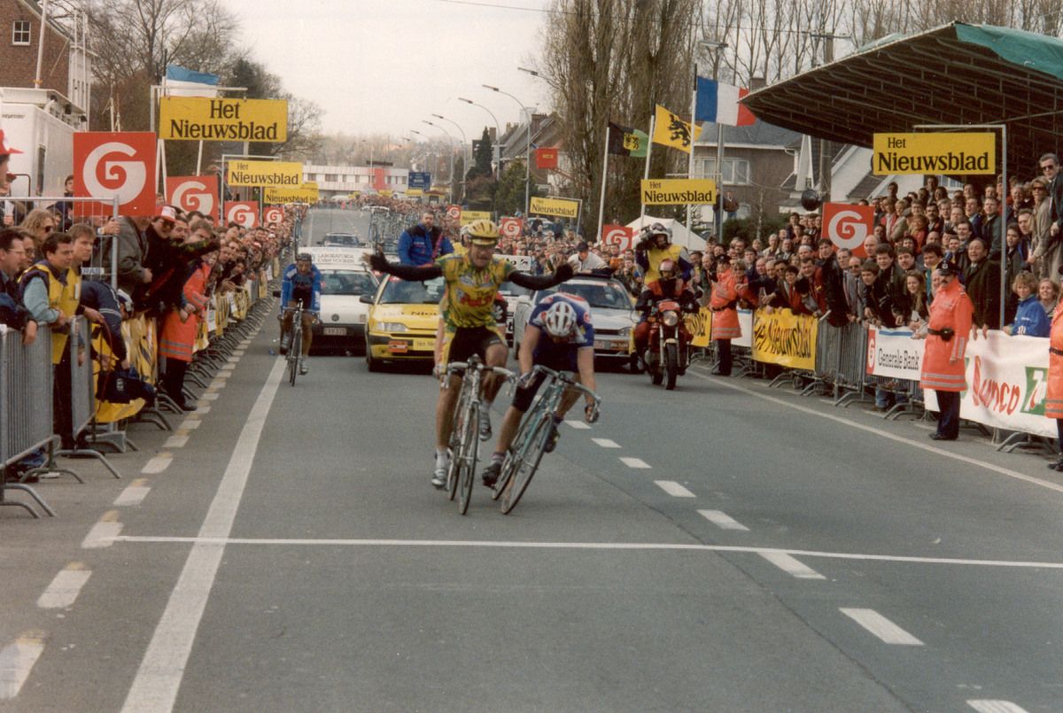 Gianni Bugno takes the narrowest of win ahead of Johan Museeuw by 7mm in 1994