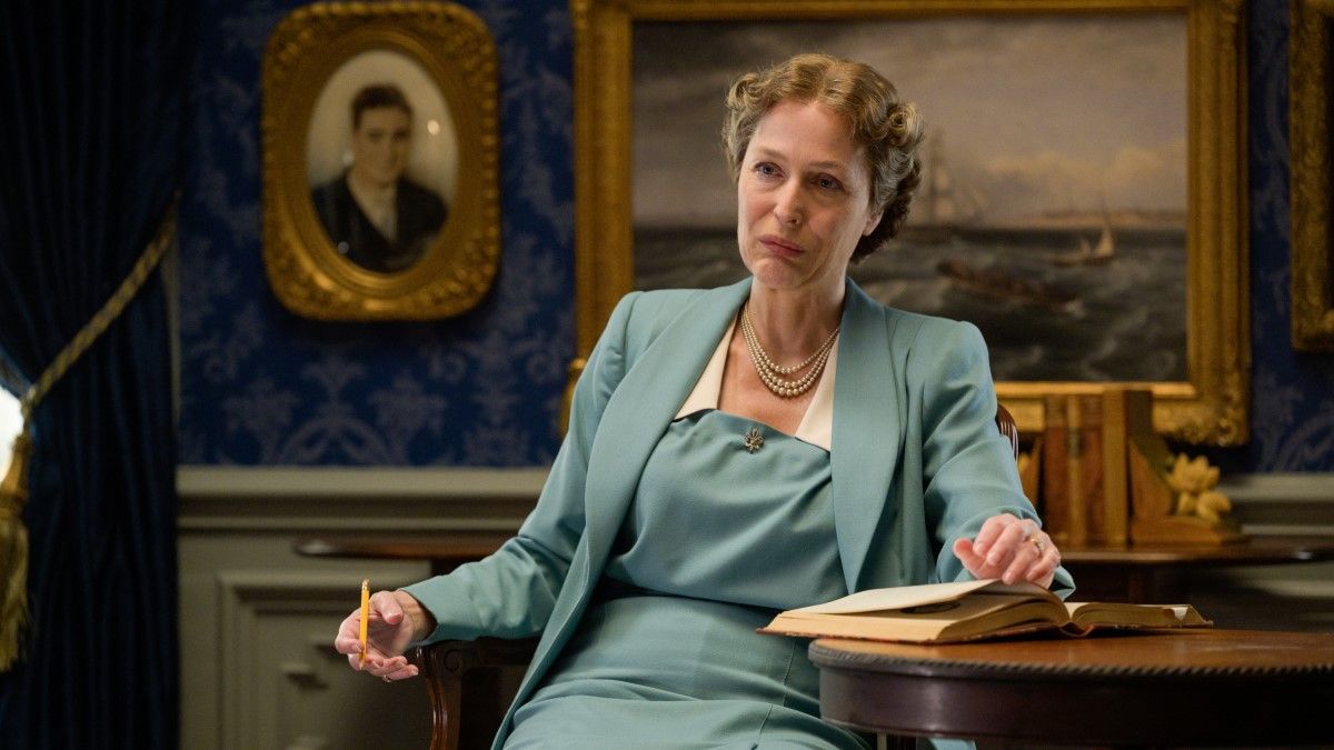 Gillian Anderson in The First Lady