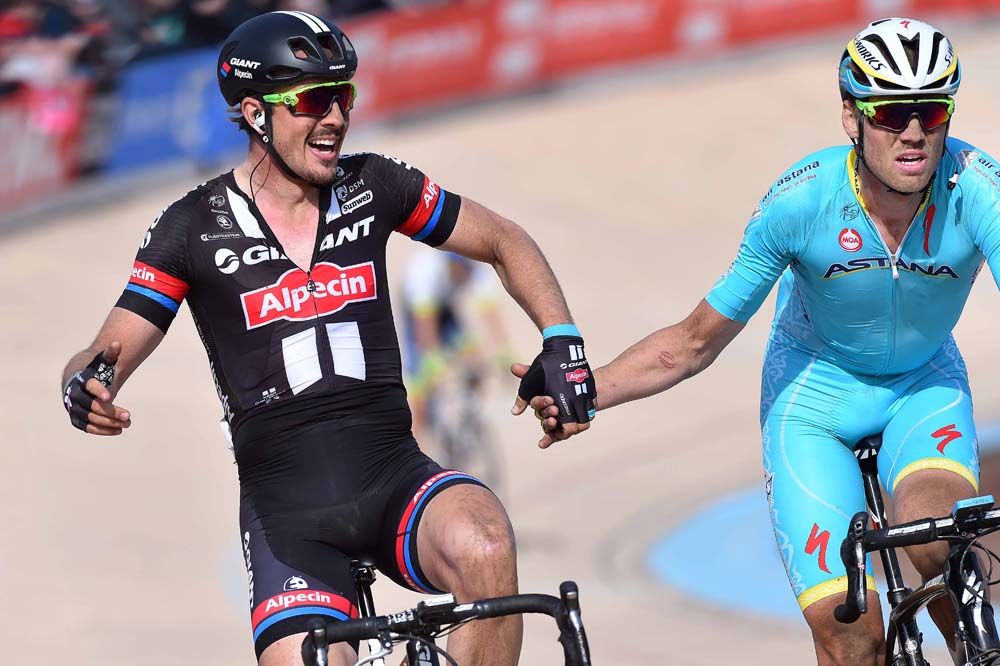 John Degenkolb (Giant-Alpecin) is congratulated by Lars Boom after the finish