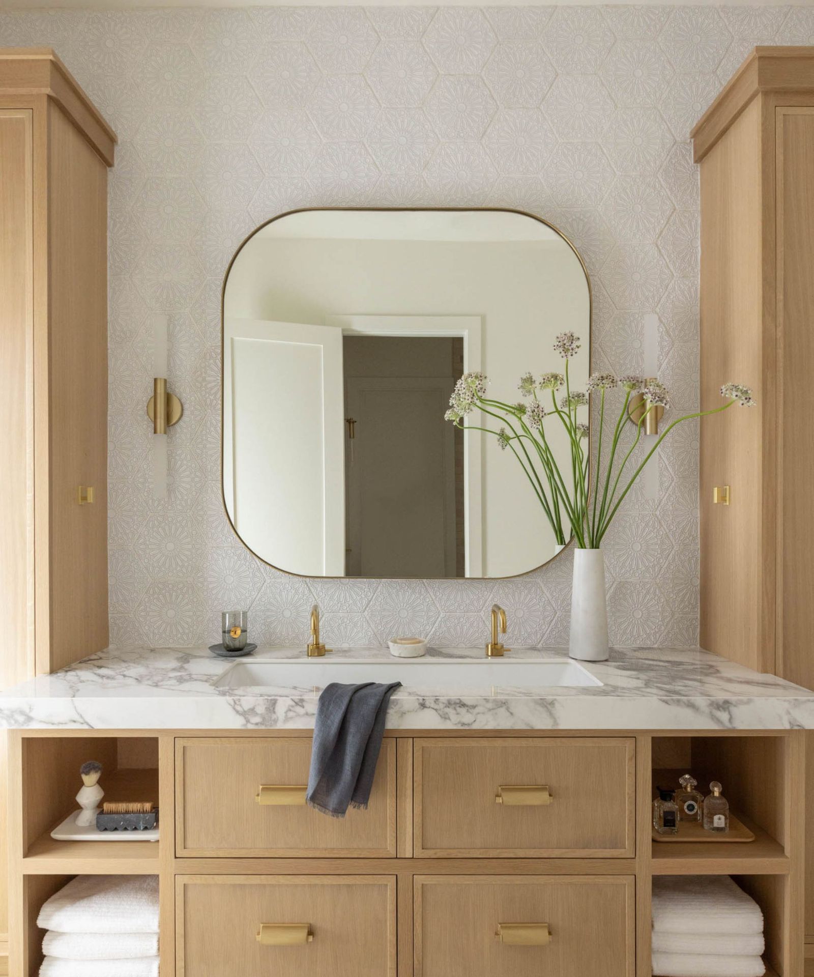 Are medicine cabinets out of style for 2025? | Homes and Gardens