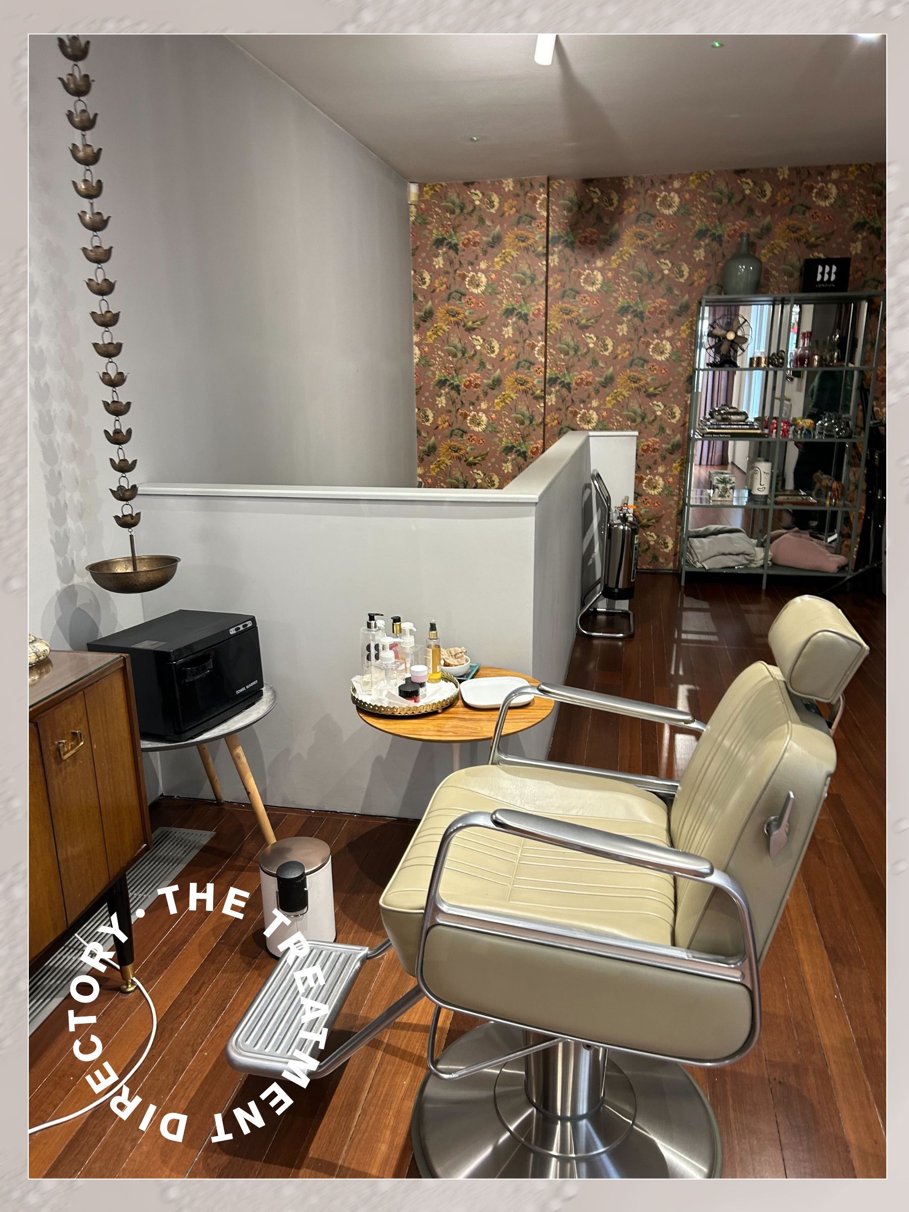 A picture of the inside of Blink Brow Bar, where junior beauty editor Grace Lindsay had her brow lamination treatment