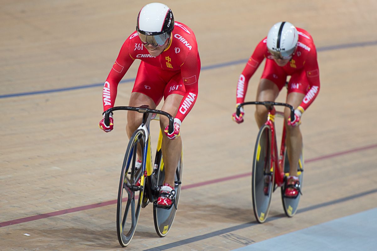 China's Jinjie Chong and Tianshi Zhong on the way to the gold medal