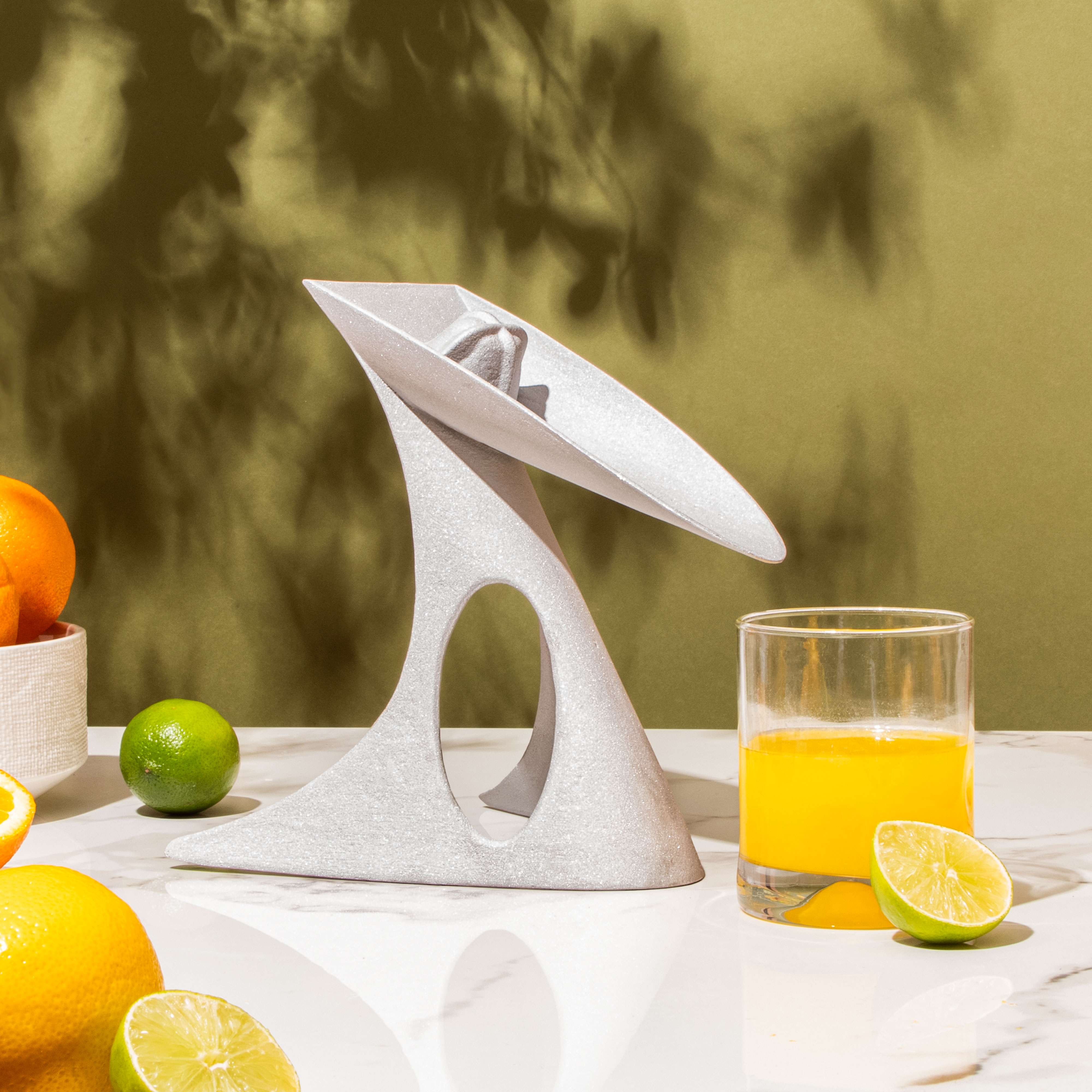 Beak citrus squeezer by Larry Tchogninou