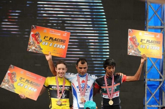 The final stage podium: Mehdi Sohrabi (Tabriz Petrochemical Cycling Team Iran) champion, Jerry Aquino (Team 7 Eleven Presented by Roadbike Philippines) runner-up, and Karl Evans (Budget Forklifts Australia) in 3rd place.