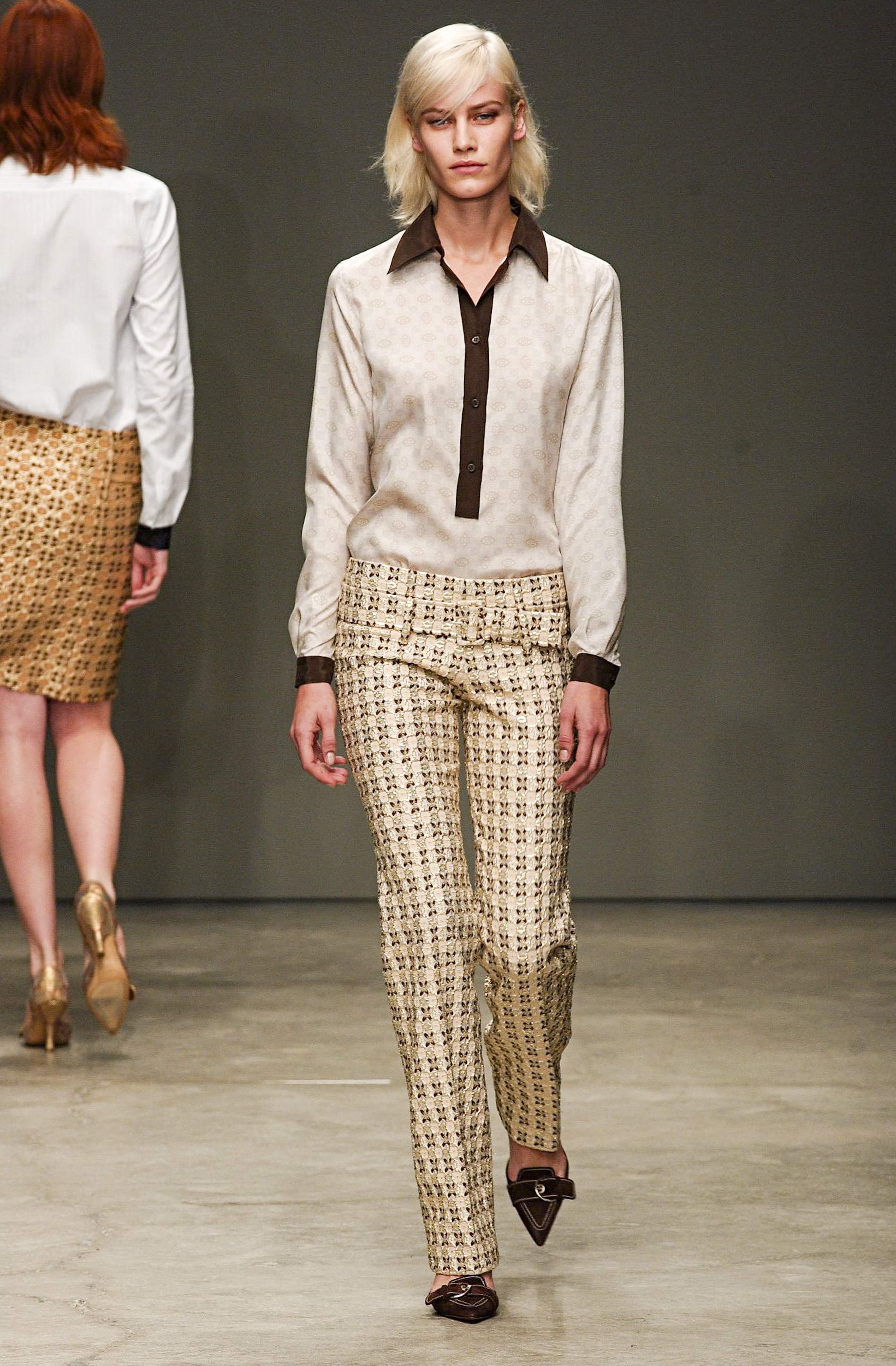 A model wore Bella Hadid&#039;s pants on the Prada Spring 2002 runway