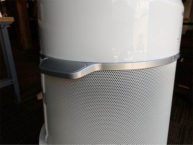 The handles on the side of the Frigidaire Gallery allow you to carry it when you can't roll it around.