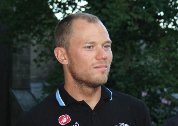 Thor Hushovd looks on