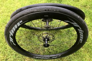 Hutchinson Challenger tubeless tire on Prime wheels