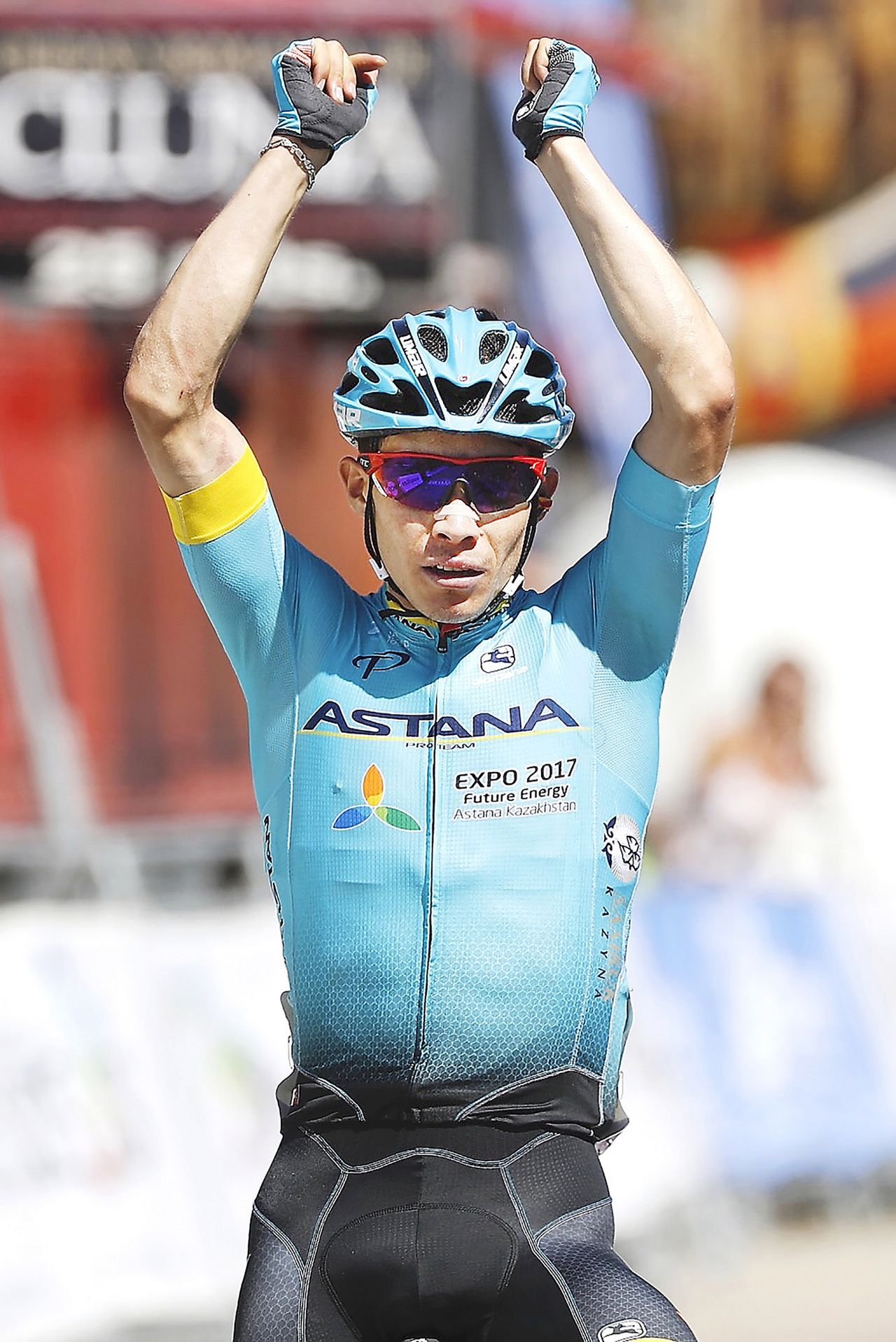 Miguel Angel Lopez (Astana) wins the final stage