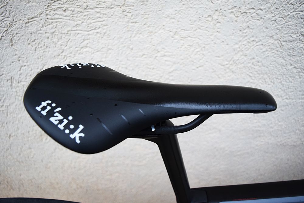 Fizik saddles are common in the WorldTour peloton, with Gerrans opting for a black and white Antares model
