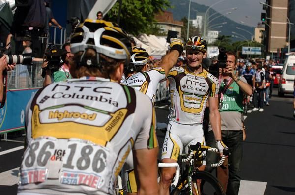 Craig Lewis (HTC - Columbia) rolls up to congratulate stage winner and teammate Andre Greipel.