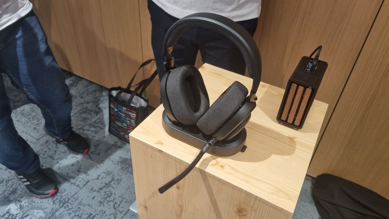 The Fractal Design Scape gaming headset in black