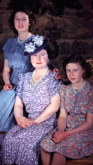 Queen Elizabeth and daughters Princesses Elizabeth and Margaret Rose in 1944